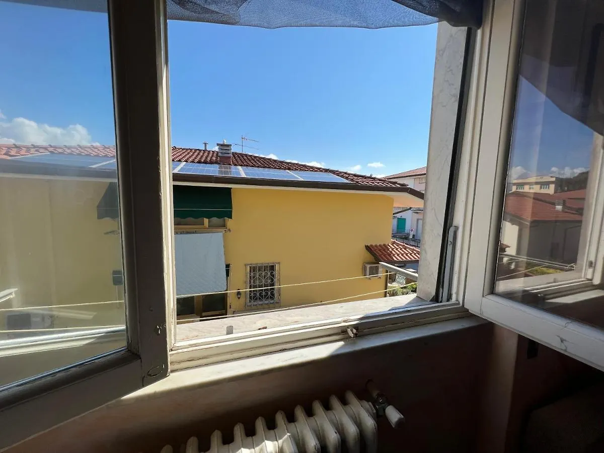Apartment Villa Sophia Mare 1 Lido di Camaiore Italy
